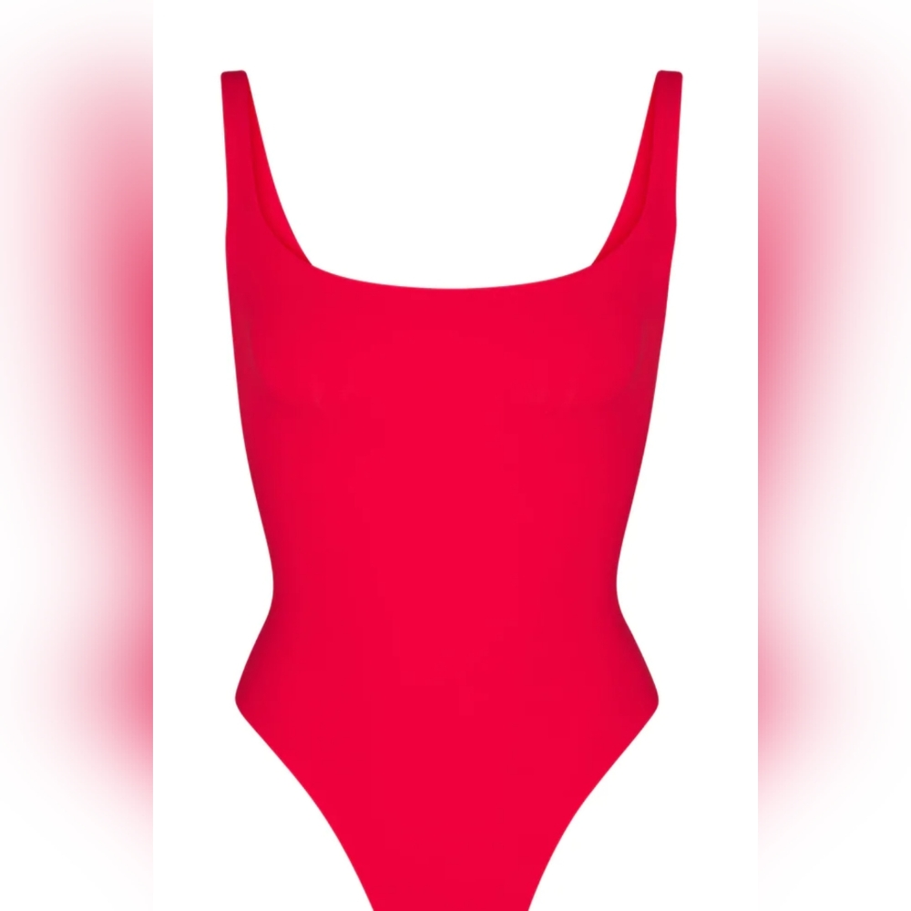 SKIMS Fits everybody square neck bodysuit